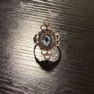 Costume jewelry ring with bluestone women’s size 8
